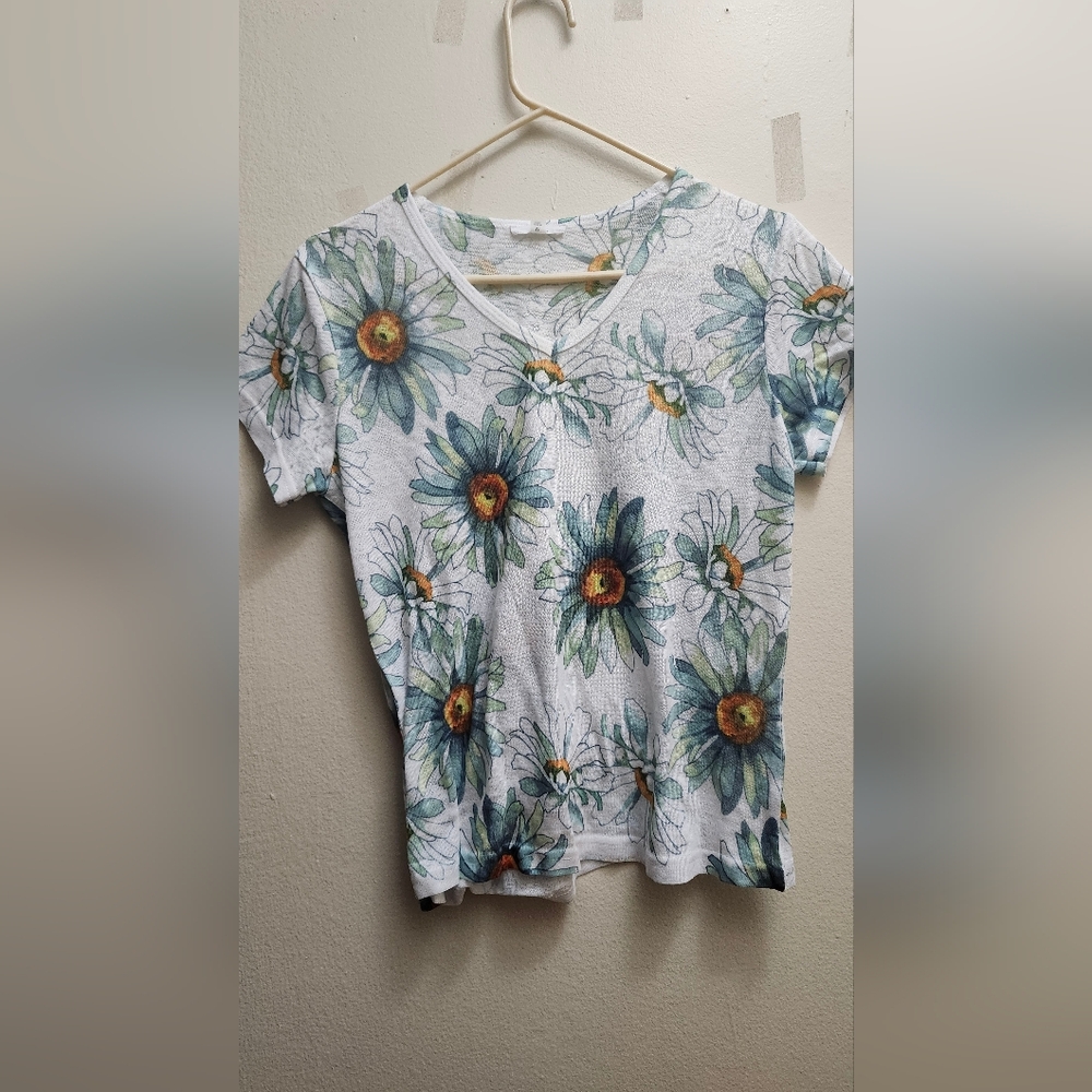 Milano White and Green Daisy Print Short Sleeve Tee